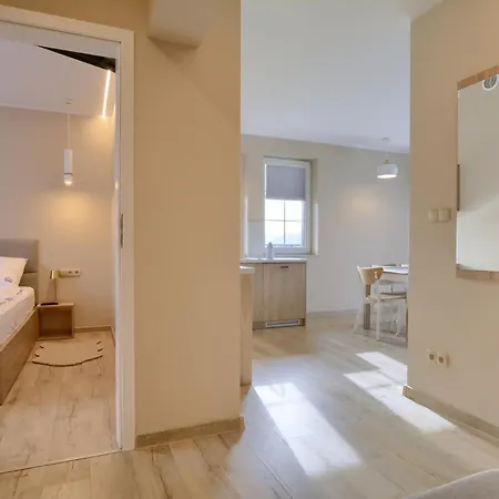 Гостевой дом Jagodowy & Luksusowe Ze Sniadaniami Sauna Balia Jacuzzi Bilard Latem Basen Podgrzewany Z Widokiem Na Gory 4km Do Zieleniec Arena *