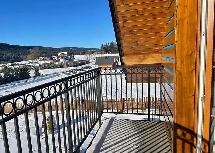 게스트하우스 Jagodowy Ski&spa Delux Z Widokiem Na Gory,4km Od Zieleniec Arena Podgrzewany Basen Zewnetrzny Latem,bilard,wi-fi W Cenie Restauracja,balia,sauna Na Miejscu 3*