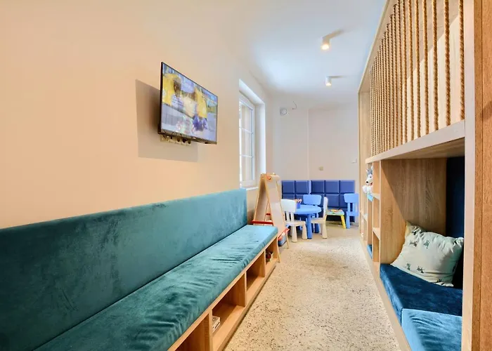 게스트하우스 Jagodowy Ski&spa Delux Z Widokiem Na Gory,4km Od Zieleniec Arena Podgrzewany Basen Zewnetrzny Latem,bilard,wi-fi W Cenie Restauracja,balia,sauna Na Miejscu 3*