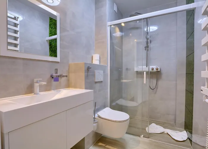 게스트하우스 Jagodowy Ski&spa Delux Z Widokiem Na Gory,4km Od Zieleniec Arena Podgrzewany Basen Zewnetrzny Latem,bilard,wi-fi W Cenie Restauracja,balia,sauna Na Miejscu