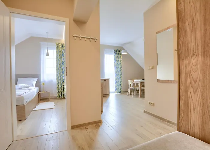 게스트하우스 Jagodowy Ski&spa Delux Z Widokiem Na Gory,4km Od Zieleniec Arena Podgrzewany Basen Zewnetrzny Latem,bilard,wi-fi W Cenie Restauracja,balia,sauna Na Miejscu